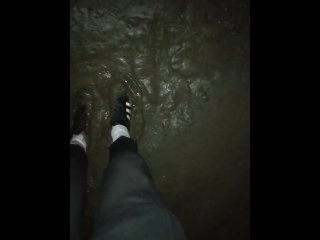 Sneakers Mud Play In Public