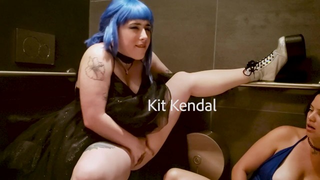 6 GIRLS SQUIRTING IN PUBLIC BATHROOM AT XBIZ AFTER PARTY - PREVIEW - Kit Kendal