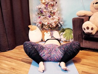 Yoga session in a new pair_of tight leggings, stretching and SPREADING!