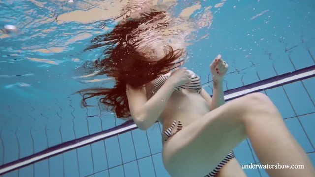 Hot Naked Girls Underwater in the Pool - Pornhub.com