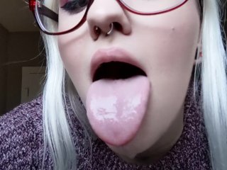 Super SexyUp Close Mouth Tongue &Spit Play