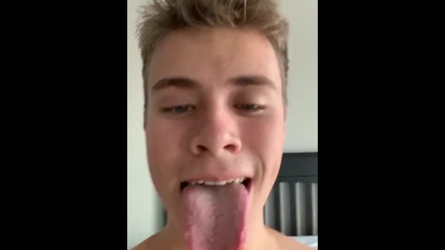 Big Tongue Porn - Cute Twink Shows off his HUGE GIANT MASSIVE Tounge - Pornhub.com