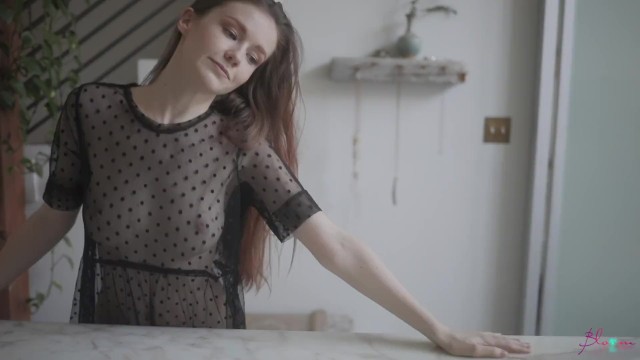 Emily Bloom - Đá cẩm thạch trắng