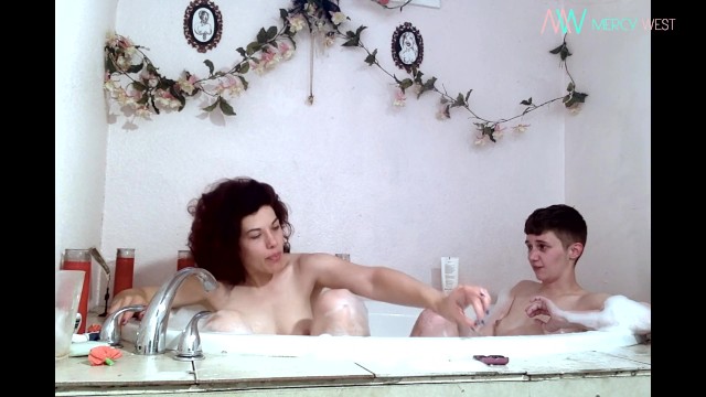 My smokey bath with Ingrid Mouth - Mercy West