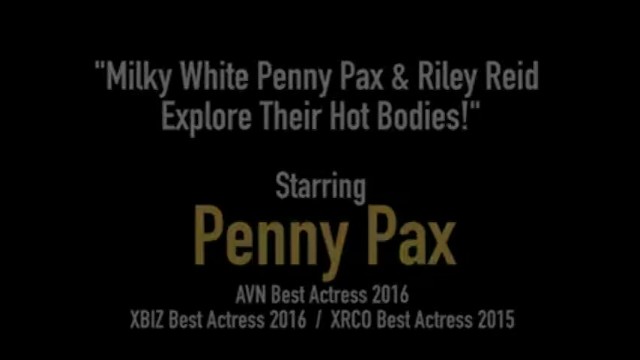 Riley reid y Penny juegan con dildo - Penny Pax, Riley Reid