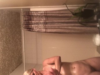 tight body_milf on step mom naked aftershower! more coming i hope!