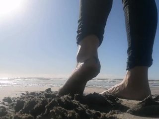 Beach Feet To Satisfy Your Foot Fetish