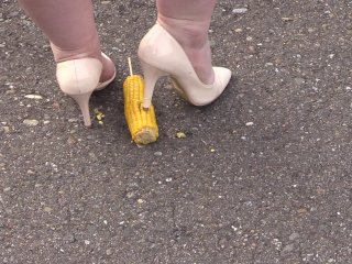 Crush-Fetish. Thick Legs In Heels Crushed The Corn Mercilessly