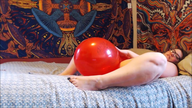 bbw blows up balloons and pops them Quickie 1