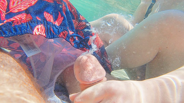 640px x 360px - Risky Busy Public Beach Underwater Handjob Cumshot | Curvy Ginger Redhead