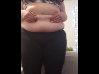 Chubby girl plays with_jiggly belly