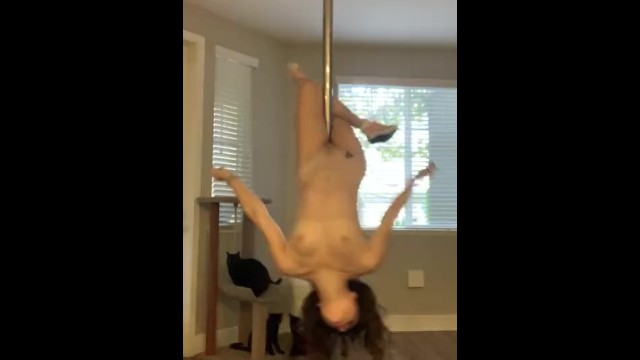Naked Pole Dance 25
