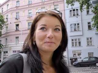 Hunt4K. El Aventurero Denisse Esta Feliz De Tener Sexo Por Dinero En Praga