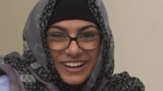 MIA Khalifa's Hilarious Handjob Bloopers And Outtakes With Tony Rubino
