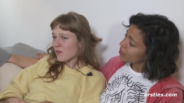 Extremely Orgasmic Lesbian Threesome