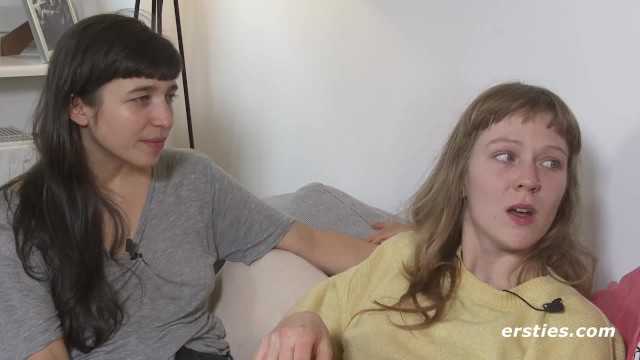 Extremely Orgasmic Lesbian Threesome