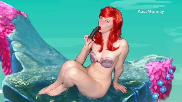 Ariel Cosplay Porn - Ariel Finds her Voice - taking a BIG Dildo! (ft mr Hankey's BFG) -  Pornhub.com