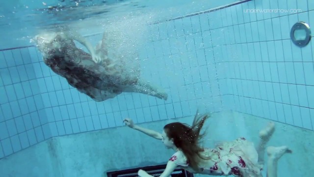 Anna Netrebko and Lada Poleshuk underwater lesbos