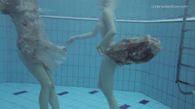 Anna Netrebko and Lada Poleshuk underwater lesbos