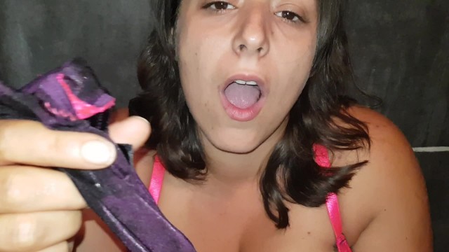 Amateur chubby girl play with her black dildo 7