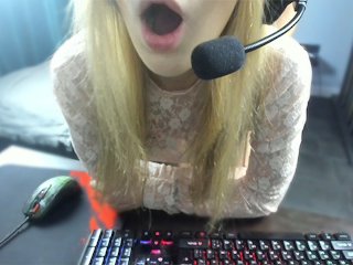 Russian Girl-Streamer Fucked On The Broadcast For Cs:go