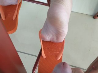 Cumming_on Flip Flops /Ignoring Footplay