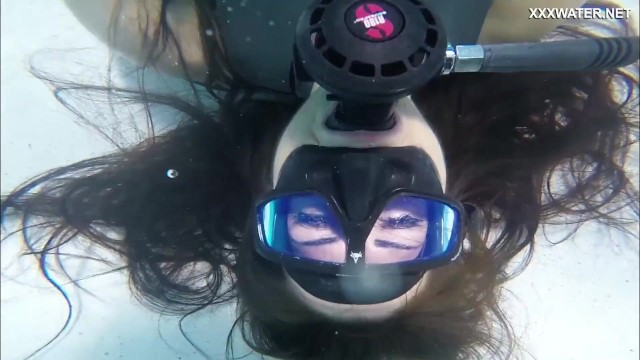 Hungarian lesbian babes underwater Vodichkina and Farkas