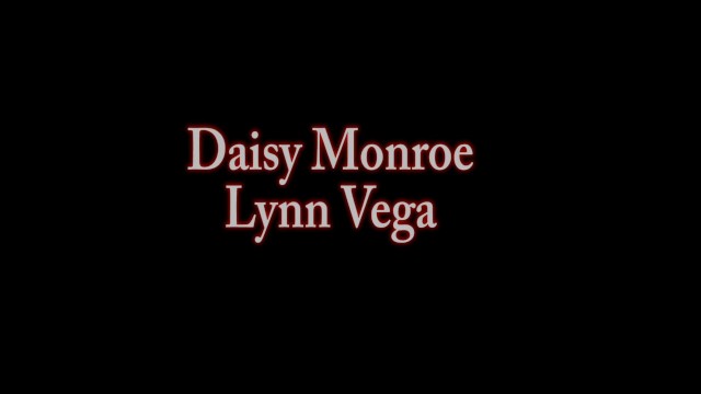 Femdom Cougar Daisy Monroe Gets Pussy Pleasured By Lynn Vega - Daisy Monroe, Lynn Vega