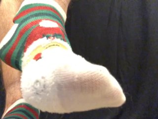 Dude Wears Lady X-Mas Socks & Models Feet