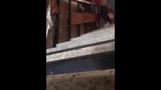 ME COJO Rápidamente A La VECINA PUTA En Las Escaleras MEXICANA