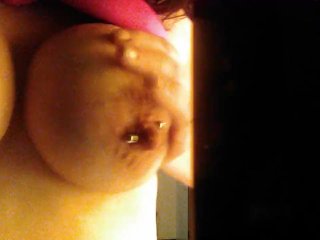 Milf Playing With Big Titts On Webcam