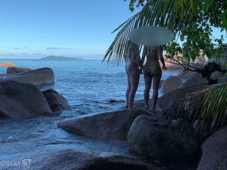 spying a nude honeymoon couple - sex on public beach in_paradise