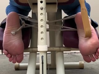 Massage chair feet_tickling- torture