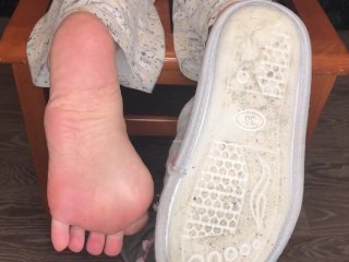 Kelly_Feet Sexy Student Girl Show Dirty Shoes And Stinky Foot
