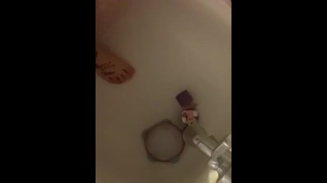 Playing with my pussy in the bath 36