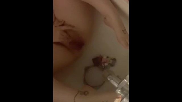 Playing with my pussy in the bath 3
