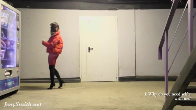 빨간색 스타킹.jeny smith 꽉 붉은 팬티 스타킹을 걷는 공개 (팬티 없음)