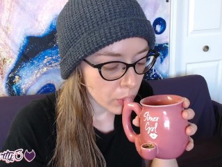 Stoner Girl Mug Pipe Unboxing and Review_Wolfparty3 Vlog