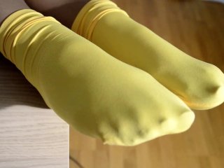Juicy Mistress Feet In Nylon Yellow Socks