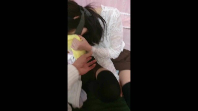 【削除注意】『彼氏持ちJDゲットｗ』友達の彼女の自宅に行き、目隠し→ずらしハメNTRセックスし主観スマホ撮影でハメ撮りｗ 必ず抜けるSM動画