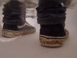 Piss Skinny Jeans, Vans Old_Skool and Clothed_Bath