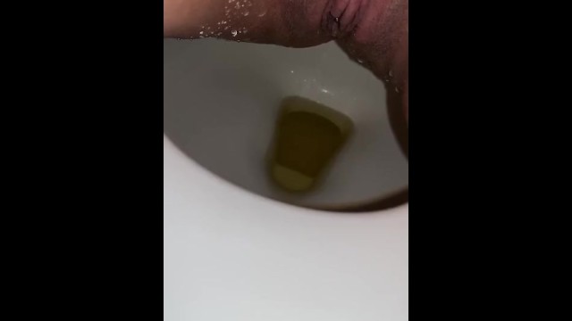 Taking a nice piss after holding it for so long 34