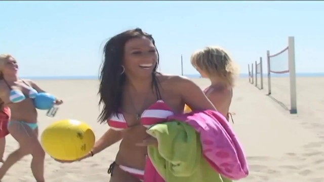 Beach Volley Hot College Girls go Crazy Sexy and Hot Full Lesbian at Home