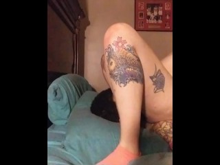 Tattooed white chick rides husbands face blind foldeduntil she_cums