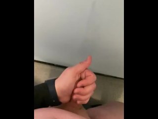 Had Long Wank In The Toilets With Cumshot!