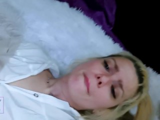 The young mom cum abundantly with a mouth full of sperm. Swallowed cum