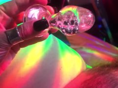Fivedollarhug Cougar uses glass glow toy with rainbows on her fat pussy