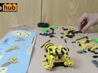 40 minutes of pure happiness during_the quarantine. I lovethis Lego bee!