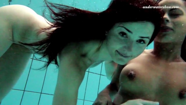 Nina and Zlata Oduvanchik underwater lesbians