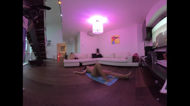 VR180 Virtual Reality Behind the Scenes of me filming my friend Amanda Yoga